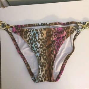 Cheetah vs bikini bottom